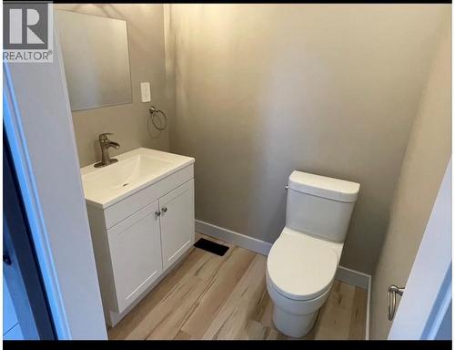 121 Willow Street, Kamloops, BC - Indoor Photo Showing Bathroom