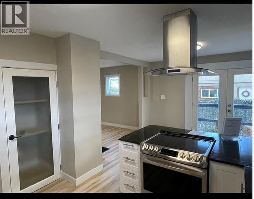 121 Willow Street, Kamloops, BC - Indoor Photo Showing Kitchen
