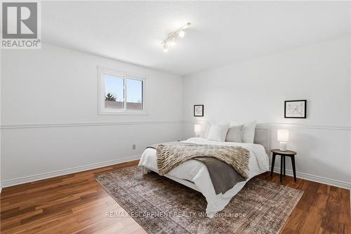 12 Sumner Crescent, Grimsby, ON - Indoor Photo Showing Bedroom