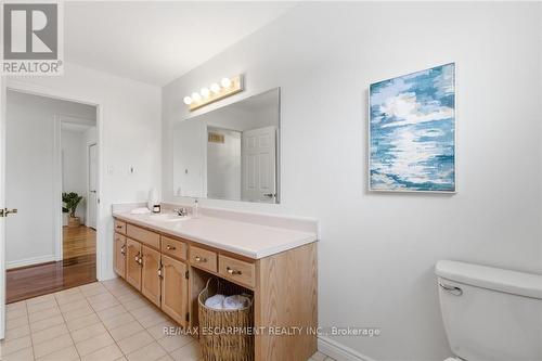 12 Sumner Crescent, Grimsby, ON - Indoor Photo Showing Bathroom
