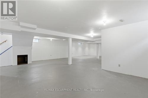 12 Sumner Crescent, Grimsby, ON - Indoor Photo Showing Other Room