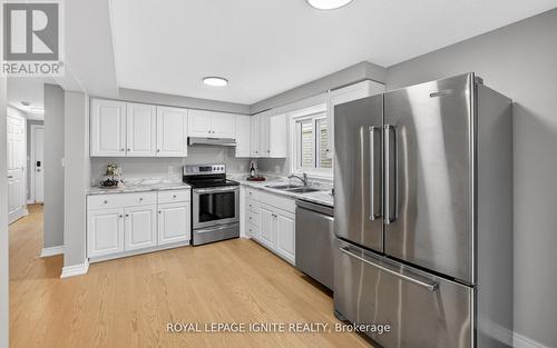 30 Bridlewreath Street, Kitchener, ON - Indoor Photo Showing Kitchen With Double Sink