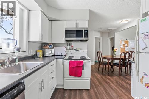 1032 9Th Street E, Saskatoon, SK - Indoor Photo Showing Kitchen