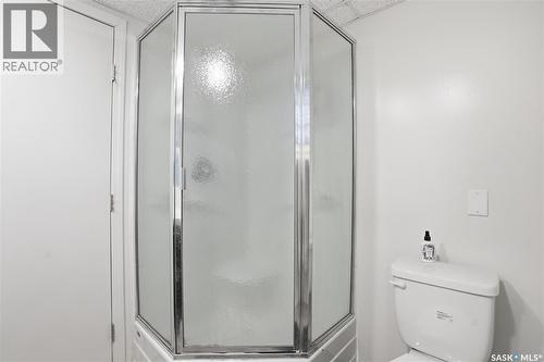 1032 9Th Street E, Saskatoon, SK - Indoor Photo Showing Bathroom