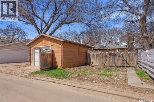 1032 9Th Street E, Saskatoon, SK - Outdoor