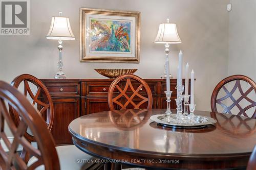8 Chapel Gully Trail, King, ON - Indoor Photo Showing Dining Room