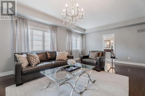 8 Chapel Gully Trail, King, ON - Indoor Photo Showing Living Room