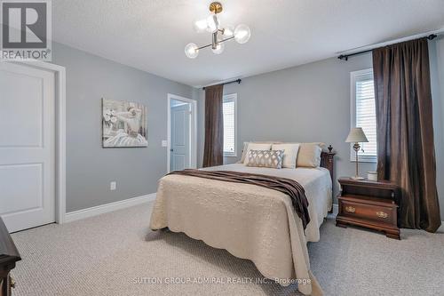 8 Chapel Gully Trail, King, ON - Indoor Photo Showing Bedroom