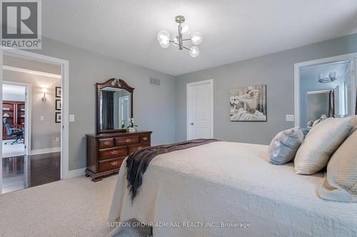 8 Chapel Gully Trail, King, ON - Indoor Photo Showing Bedroom