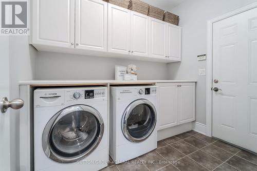 8 Chapel Gully Trail, King, ON - Indoor Photo Showing Laundry Room