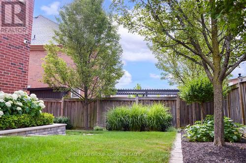 8 Chapel Gully Trail, King, ON - Outdoor