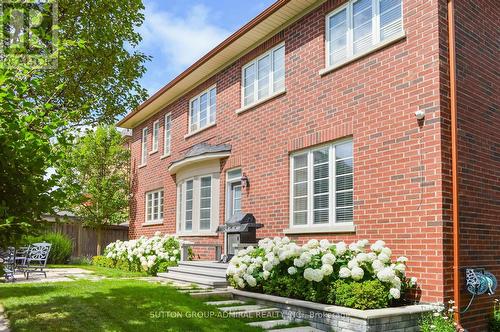 8 Chapel Gully Trail, King, ON - Outdoor With Exterior