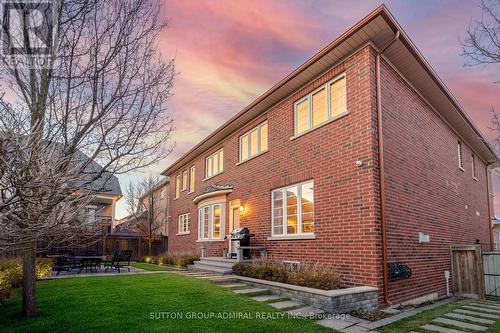 8 Chapel Gully Trail, King, ON - Outdoor