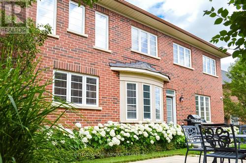 8 Chapel Gully Trail, King, ON - Outdoor With Exterior