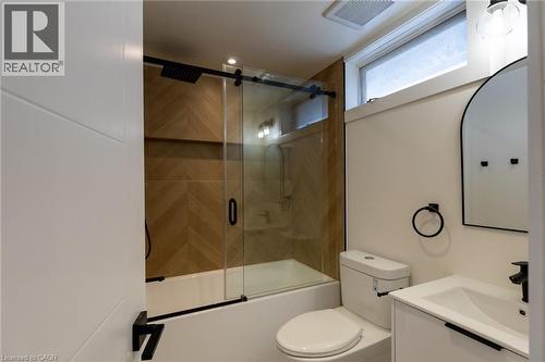 1 Eldrid Court Unit# Main, Grimsby, ON - Indoor Photo Showing Bathroom