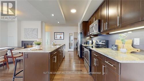 2304 - 330 Ridout Street N, London East (East K), ON - Indoor Photo Showing Kitchen With Upgraded Kitchen