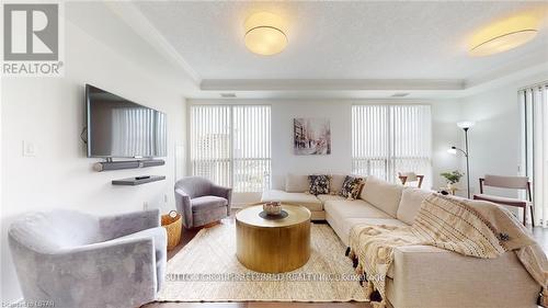 2304 - 330 Ridout Street N, London East (East K), ON - Indoor Photo Showing Living Room