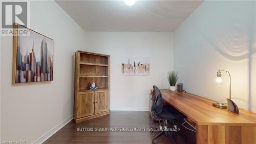 2304 - 330 Ridout Street N, London East (East K), ON - Indoor