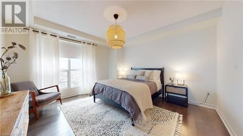 2304 - 330 Ridout Street N, London East (East K), ON - Indoor Photo Showing Bedroom