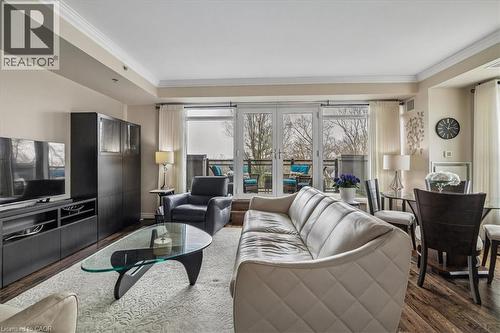 34 Plains Road E Unit# 408, Burlington, ON - Indoor Photo Showing Living Room
