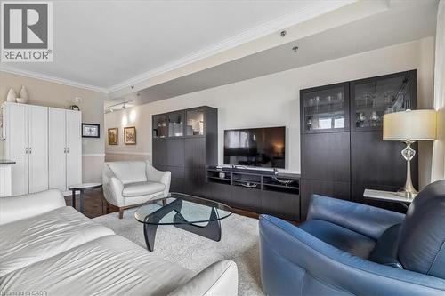 34 Plains Road E Unit# 408, Burlington, ON - Indoor Photo Showing Living Room