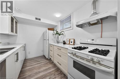 1177 Westerdam Road, Mississauga, ON - Indoor Photo Showing Kitchen