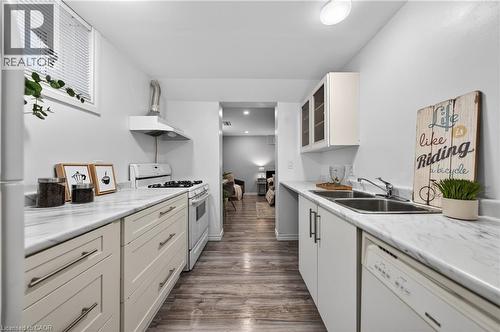1177 Westerdam Road, Mississauga, ON - Indoor Photo Showing Kitchen With Double Sink