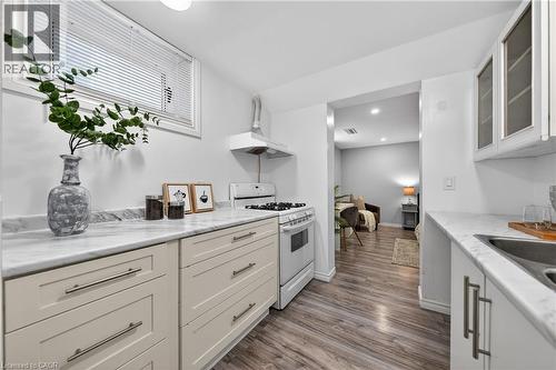 1177 Westerdam Road, Mississauga, ON - Indoor Photo Showing Kitchen