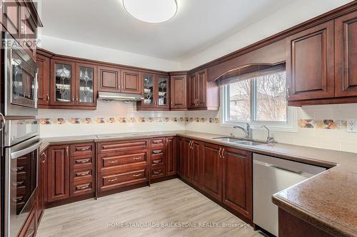 4538 Penhallow Road, Mississauga, ON - Indoor Photo Showing Kitchen With Double Sink