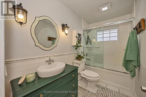 2661 Conn Street, Ottawa, ON - Indoor Photo Showing Bathroom