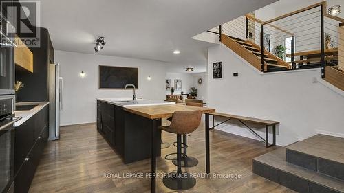 510 Foxview Place, Ottawa, ON - Indoor Photo Showing Kitchen