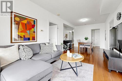203 - 151 Upper Duke Crescent, Markham, ON - Indoor Photo Showing Living Room