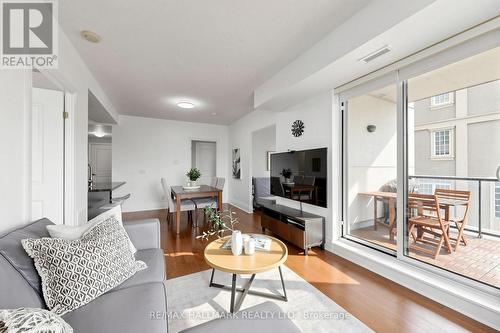 203 - 151 Upper Duke Crescent, Markham, ON - Indoor Photo Showing Living Room