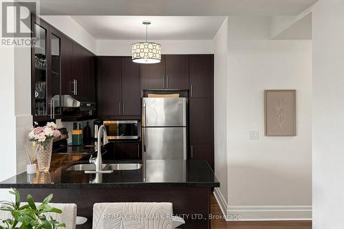 203 - 151 Upper Duke Crescent, Markham, ON - Indoor Photo Showing Kitchen