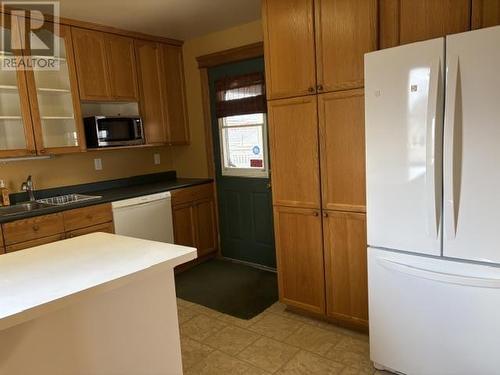 229 Gloucester St, Sault Ste. Marie, ON - Indoor Photo Showing Kitchen With Double Sink