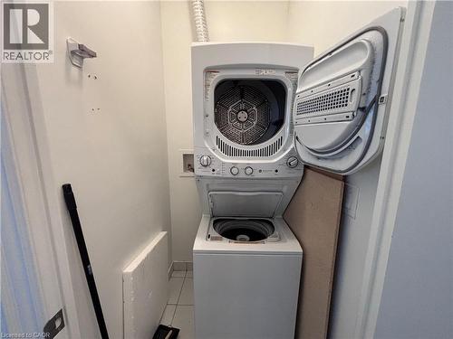 550 North Service Road Unit# 905, Grimsby, ON - Indoor Photo Showing Laundry Room