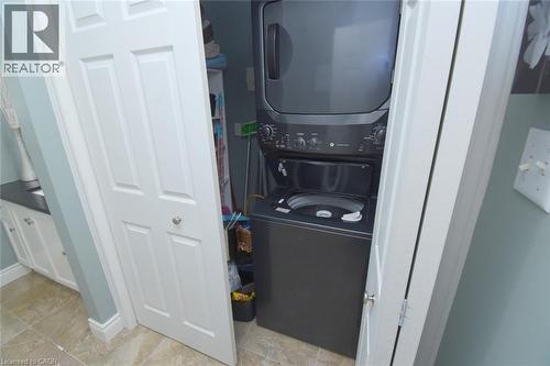 320 Hamilton Drive Unit# 4, Ancaster, ON - Indoor Photo Showing Laundry Room