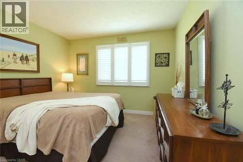320 Hamilton Drive Unit# 4, Ancaster, ON - Indoor Photo Showing Bedroom