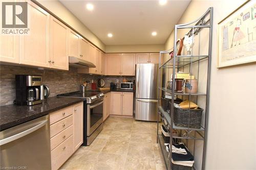 320 Hamilton Drive Unit# 4, Ancaster, ON - Indoor Photo Showing Kitchen