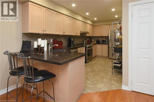 320 Hamilton Drive Unit# 4, Ancaster, ON - Indoor Photo Showing Kitchen