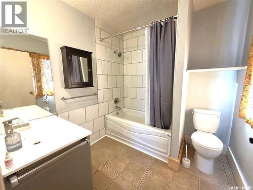 829 I Avenue N, Saskatoon, SK - Indoor Photo Showing Bathroom