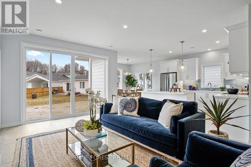 25 Harbour Way, Central Elgin (Port Stanley), ON - Indoor Photo Showing Living Room