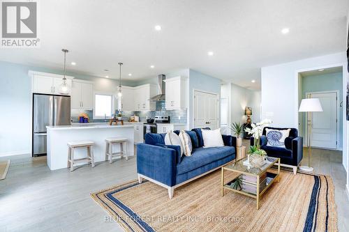 25 Harbour Way, Central Elgin (Port Stanley), ON - Indoor Photo Showing Living Room
