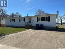 129 Laing CRESCENT Weyburn, SK S4H 2R8