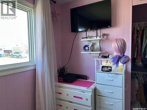 129 Laing Crescent, Weyburn, SK 