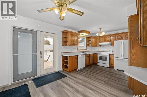 3367 15Th Avenue E, Prince Albert, SK - Indoor Photo Showing Kitchen