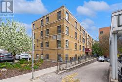 14 - 4 ROBINSON STREET  Hamilton, ON L8P 1Y5