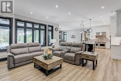 836059 4Th Line E, Mulmur, ON - Indoor Photo Showing Living Room