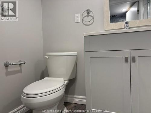 1370 Bruce Ave, Windsor, ON - Indoor Photo Showing Bathroom