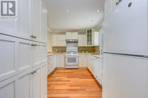 3125 Centennial Drive, Burlington, ON - Indoor Photo Showing Kitchen With Double Sink